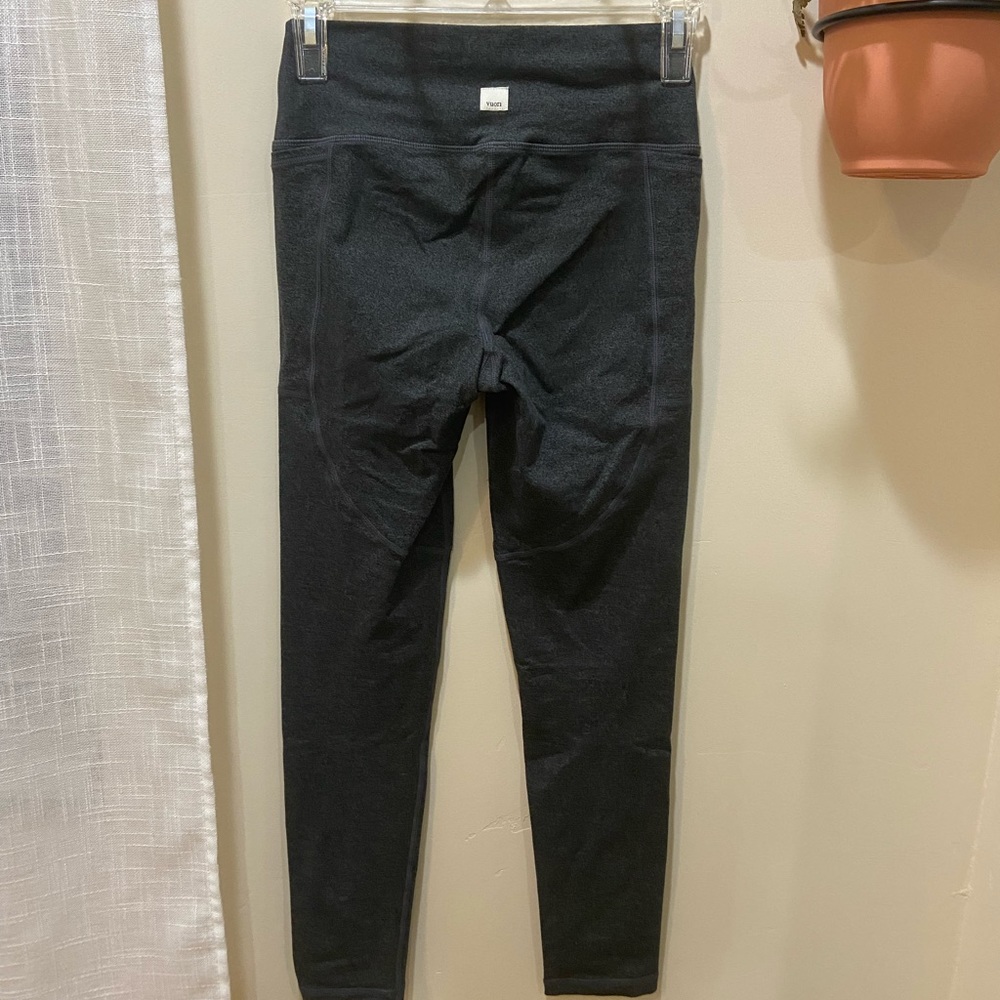 Vuori womens elevation legging 7/8 length in charcoal grey heather
